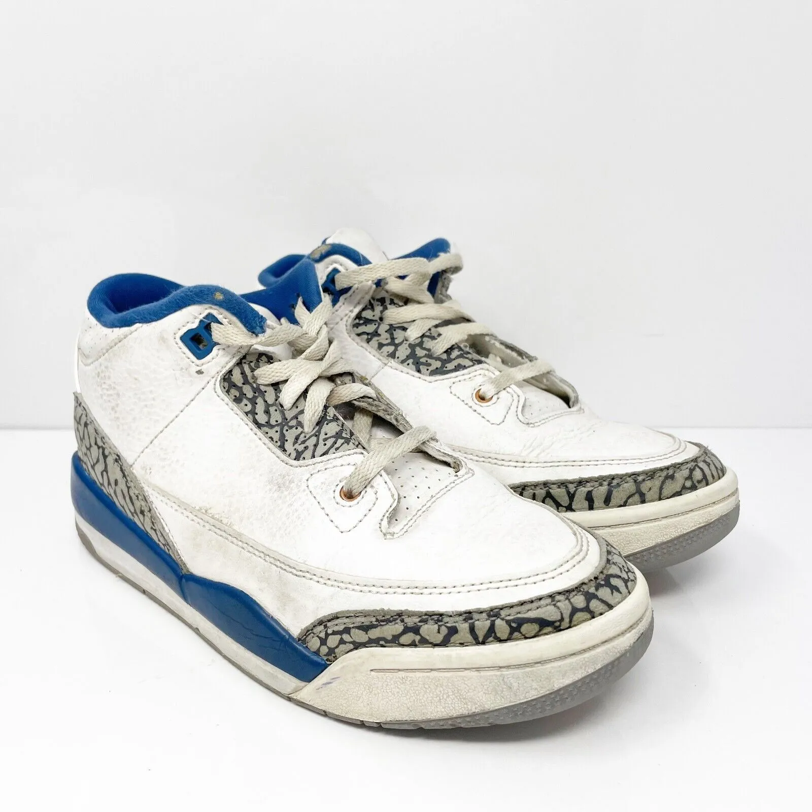 Nike Boys Air Jordan 3 DM0966-148 White Basketball Shoes Sneakers Size 2.5Y